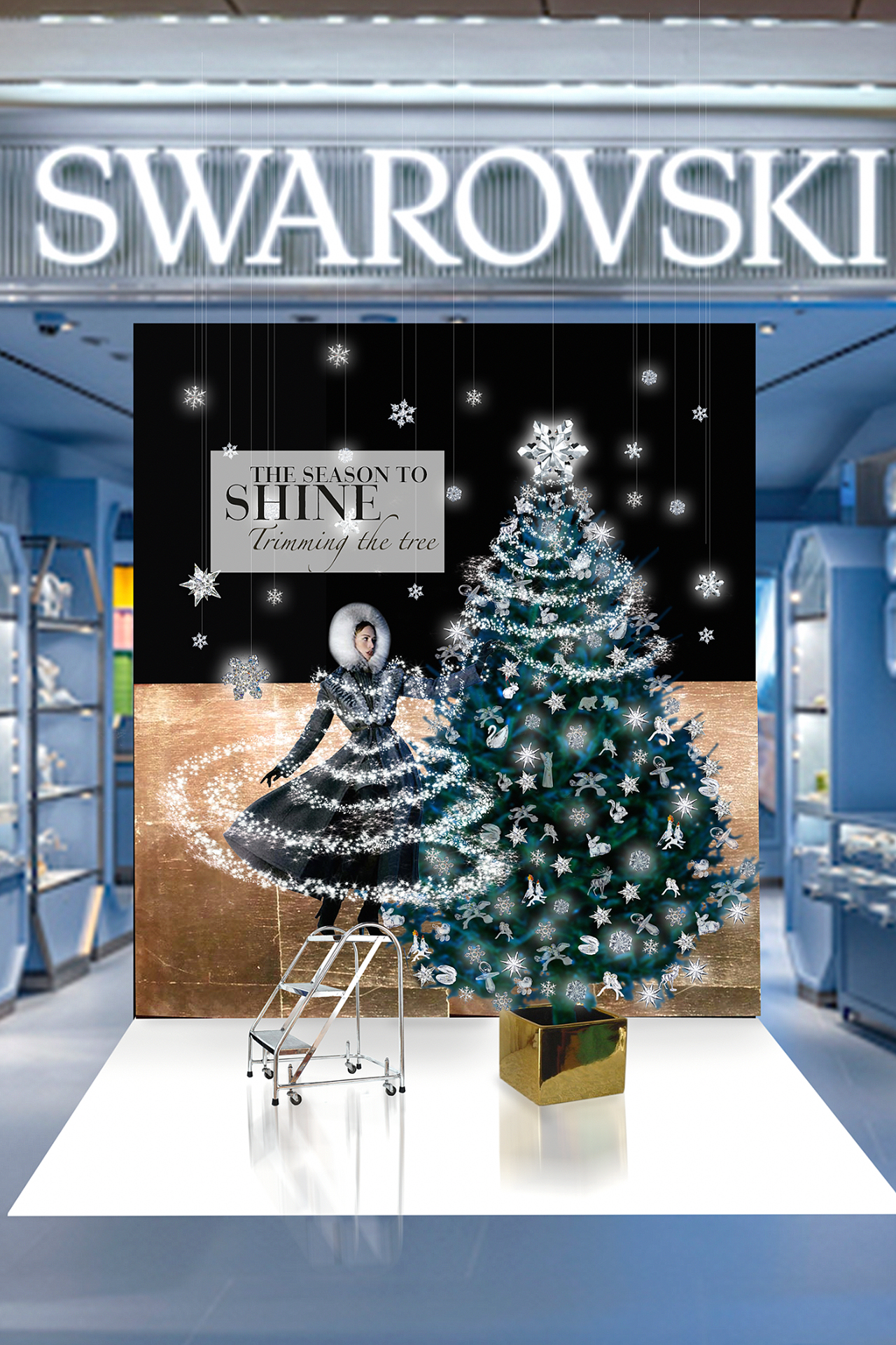1_Swarovski_XSmas_Lights_Woman_Store