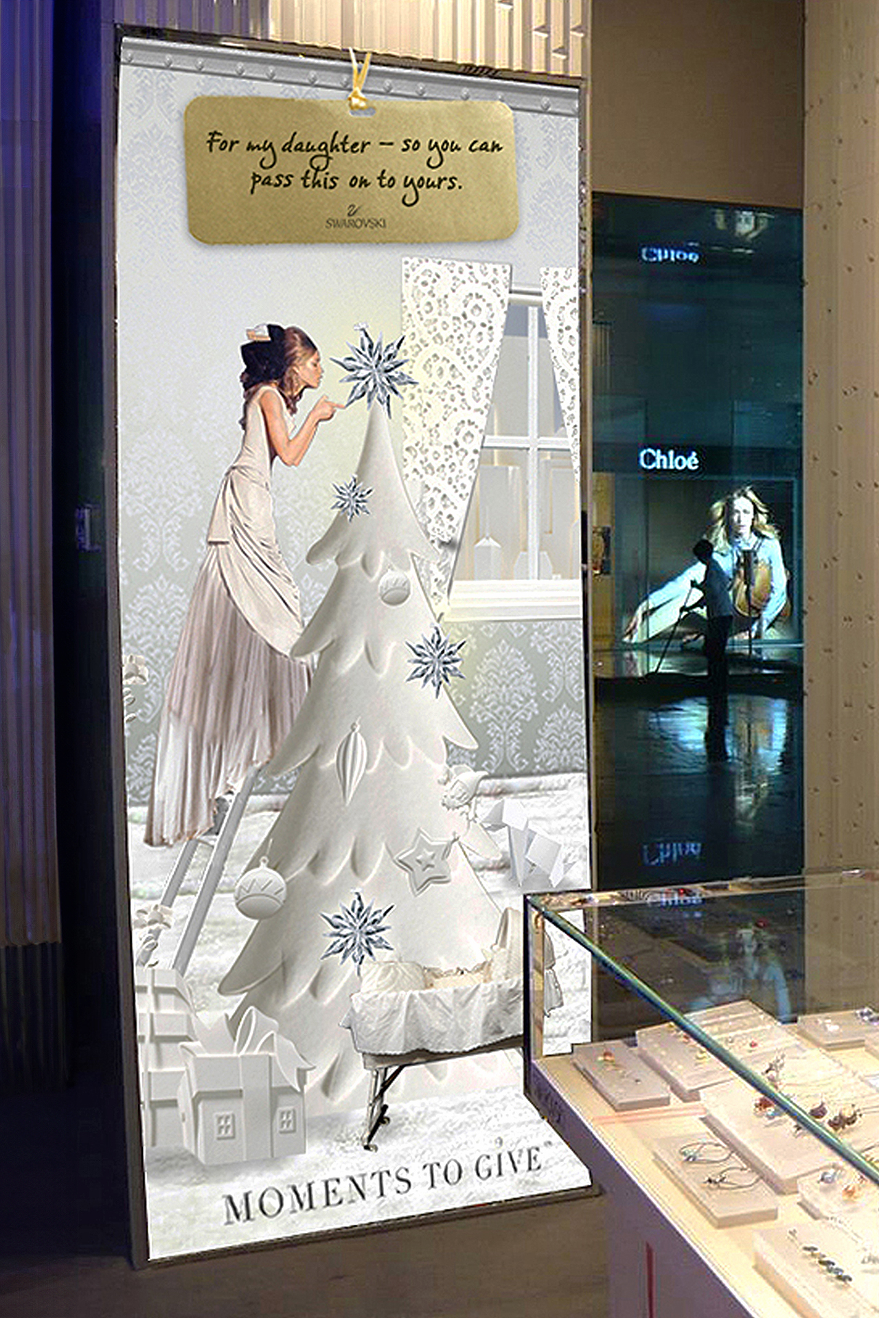 2_Swarovski_Store_Mom_Daughter